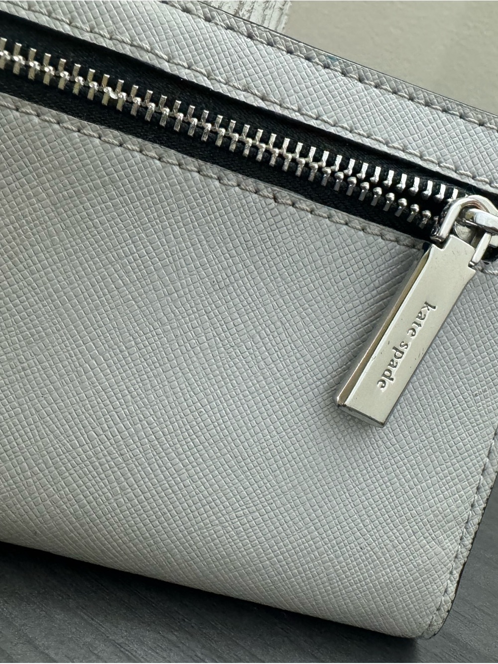 kate spade Two-Tone Saffiano Leather Continental Wallet in White & Light Gray - Picture 5 of 9
